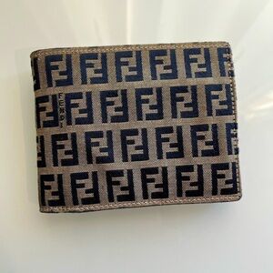 FENDI MEN’S NAVY MICRO ZUCCA BIFOLD WALLET